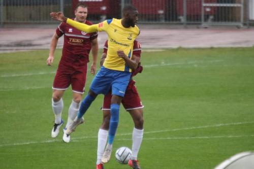 IMG 5045-Enfields-Muhammadu-Faal-yellow-challenged-by-Oluwo-Adebola