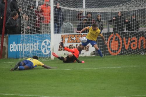 IMG 5136-Rian-Bray-clears-a-Chelmsford-shot-that-had-crossed-the-line-unseen-by-the-officials-