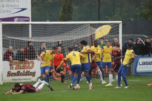 IMG 5145-The-Enfield-defence-deals-with-a-set-piece