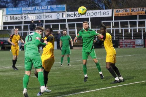 IMG 9393-Lewis-Taaffe-heads-narrowly-over