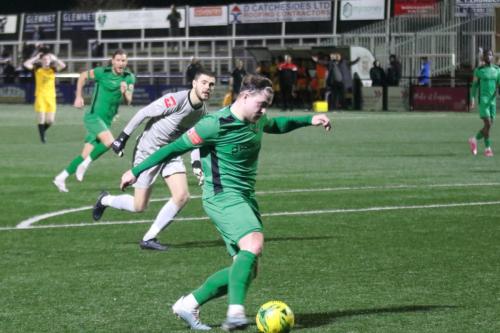 IMG 9468-Lewis-Taaffe-sidefoots-into-the-empty-net-to-make-it-4-4