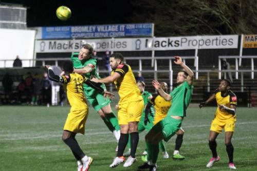 IMG 9484-Enfields-Adam-Cunnington-challenges-at-a-late-set-piece