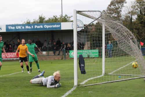 IMG 6395-Lyle-Della-Verdes-free-kick-makes-it-2-0