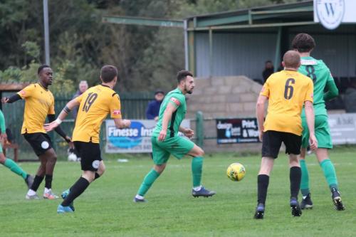 IMG 6558-Enfields-Lyle-Della-Verde-and-East-Thurrocks-Kenny-Aileru-L-Alex-Hernandez-18-and-Danny-Cossington