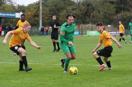 IMG 6561-Enfields-Sam-Youngs-and-East-Thurrocks-Danny-Cossington-L-and-Ben-Wyss