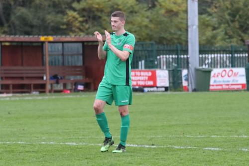 IMG 6700-Ryan-Kirwan-applauds-the-travelling-fans