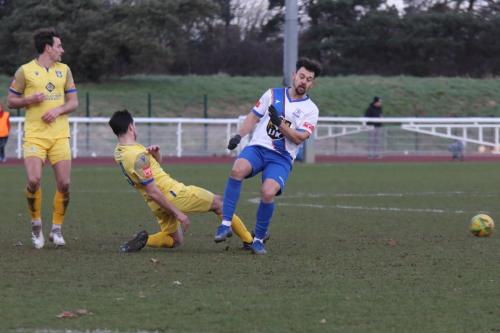 IMG 2597-William-Cracknell-tackles-Lyle-Dell-Verde