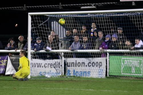IMG 7343-Lewis-Taaffes-penalty-beats-Bedfont-keeper-George-Gay