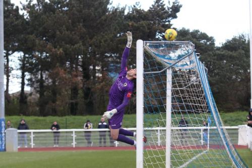IMG 5273-Horsham-keeper-Sam-Howes-covers-the-crossbar-as-Sam-Youngs-free-kick-flies-just-over
