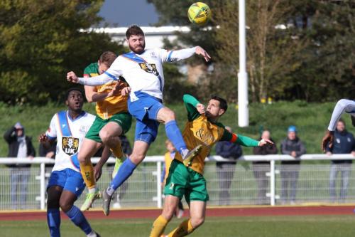 IMG 5457-Enfields-Jake-Cass-wins-a-challenge-against-Tom-Day