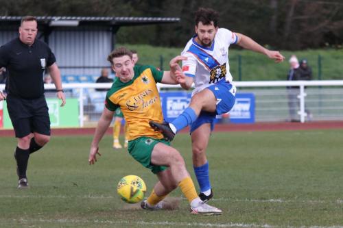 IMG 5581-Charlie-Hester-Cook-fails-to-block-Lyle-Della-Verdes-shot