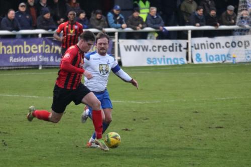 IMG 9691-Ollie-Tanner-breaks-out-of-defence-chased-by-Scott-Thomas