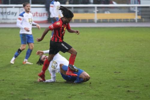 IMG 9728-Sam-Youngs-challenges-Bradley-Pritchard