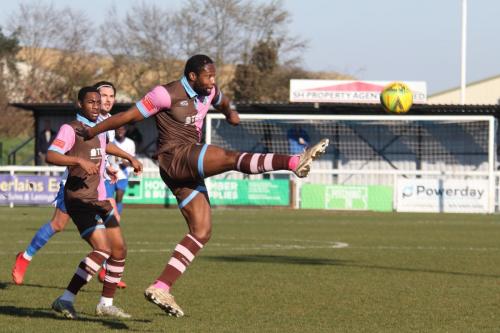 IMG 4207-Jerry-Nnamani-clears-the-ball