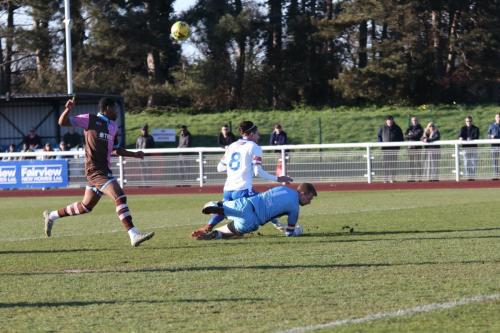 IMG 4403-Danny-Bracken-saves-from-Sam-Youngs