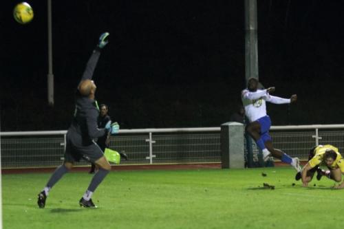 IMG 5354-Enfields-Percy-Kiangebeni-hits-the-bar