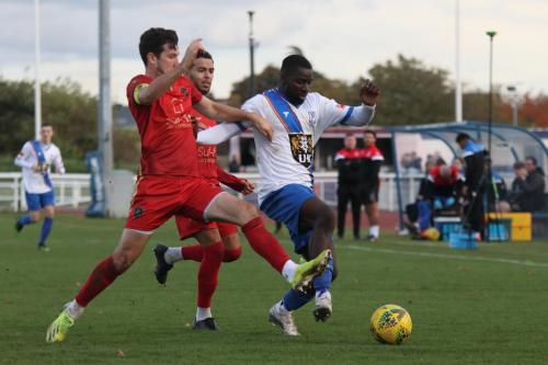 IMG 6922-Polices-Ollie-Robinson-L-and-Enfields-Percy-Kiangebni