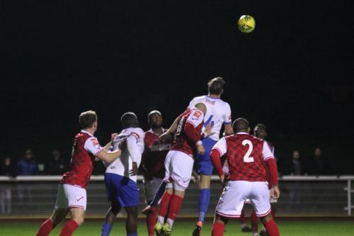 IMG 6020-Enfields-Adam-Cunnington-white-beats-Sam-Hatton-to-a-long-throw