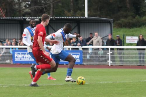 IMG 6328-Enfields-Percy-Kiangebeni-bursts-into-the-Worthing-box