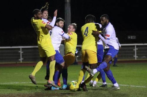 IMG 1911-An-Enfield-long-throw-falls-to-safety