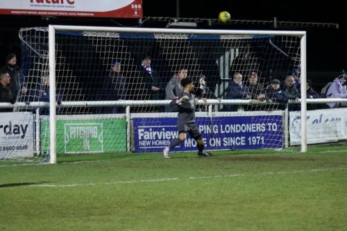 IMG 2058-2-3-Enfields-Adi-Connolly-watches-as-his-opposite-number-James-Shaw-clears-the-crossbar.-Two-misses-each.