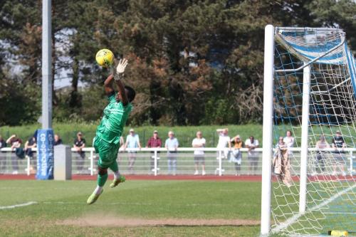 IMG 5886-Cray-keeper-Nathan-Boamah-saves-from-a-free-kick