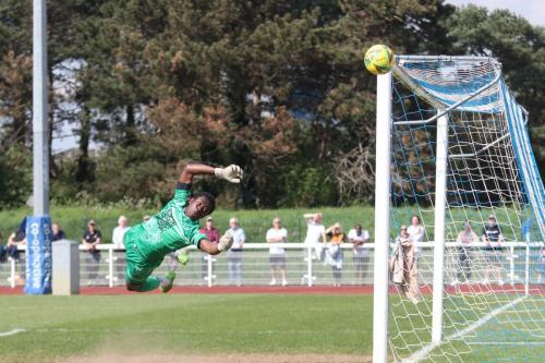 IMG 5888-Cray-keeper-Nathan-Boamah-saves-from-a-free-kick