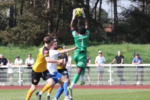 IMG 5942-Cray-keeper-Nathan-Boamah-collects-ahead-of-Jake-Cass