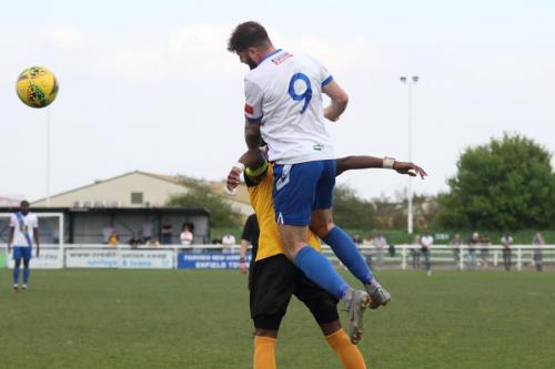 IMG 5991-Enfields-Jake-Cass-wins-a-challenge-against-Anthony-Cook