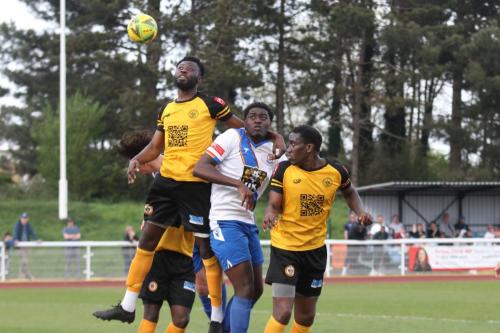 IMG 6001-Richie-Danquah-L-challenges-Jerry-Gyebi