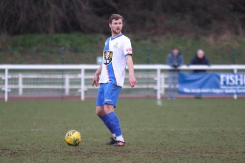 IMG 3353-Rian-Bray-looks-for-a-colleague-to-pass-to