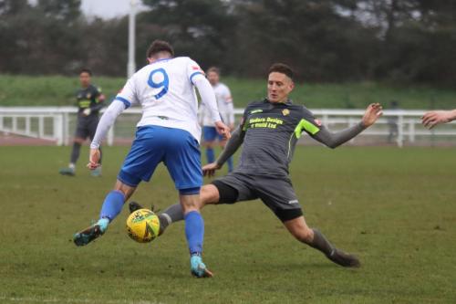 IMG 3559-East-Thurrocks-Tom-Barton-challenges-Jake-Cass