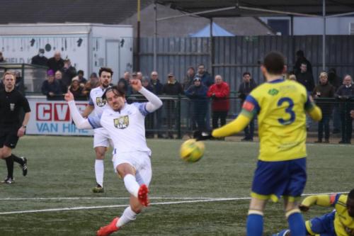 IMG 0602-Sam-Youngs-shoots-over-the-bar