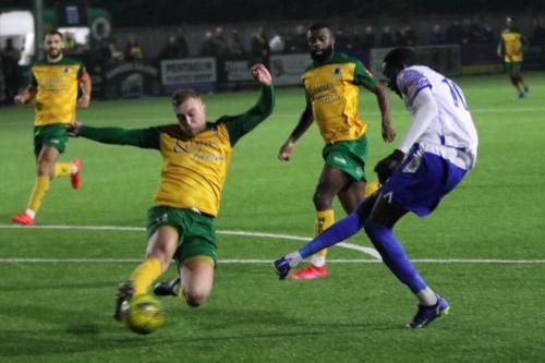 IMG 0292-Will-Miles-blocks-Muhammadu-Faals-shot