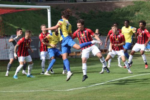 IMG 4149-Enfields-Sam-Youngs-yellow-8-heads-across-goal