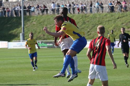 IMG 4280-Enfields-Adam-Cunnington-yellow-challenges-Ayo-Olukoga