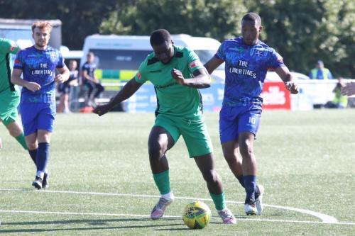 IMG 4762-Enfields-Percy-Kiangebeni-green-and-Margates-Vance-Bola