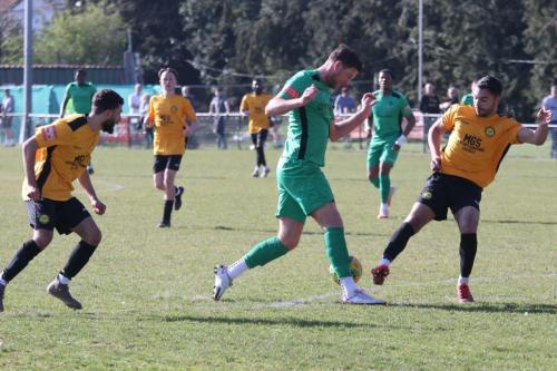 IMG 4827-Ayman-Gharbaoui-R-challenges-Adam-Cunnington