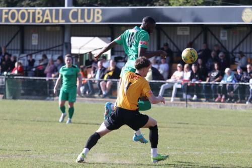 IMG 4893-Muhammadu-Faal-beats-Jude-Mason-to-set-up-the-first-Enfield-goal