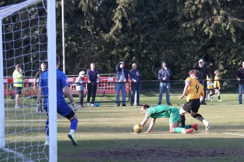 IMG 5119-Enfields-Sam-Youngs-and-Mersthams-Jude-Mason-and-keeper-Patrick-Ohman