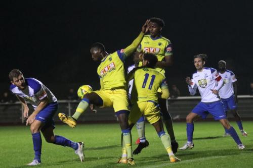 IMG 4392-Haringeys-Jorge-Djassi-Sambu-yellow-L-clears