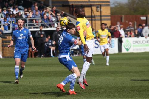 IMG 9002-Harry-Beadle-L-challenges-Michael-Bakare