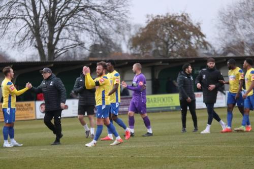 IMG 6019-Players-and-management-applaud-the-travelling-fans