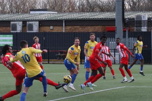 IMG 3046-Bowers-Dexter-Peter-stretches-to-try-to-black-from-Marcus-Wyllie-10