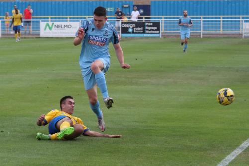 IMG 7529-Odei-Martin-Sorondo-L-tackles-Marcus-Wyllie