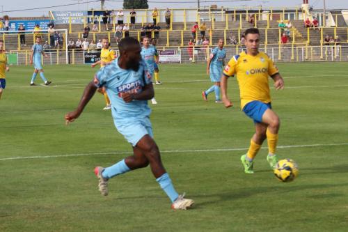 IMG 7683-Juevan-Spencer-crosses-for-Enfields-consolation-goal