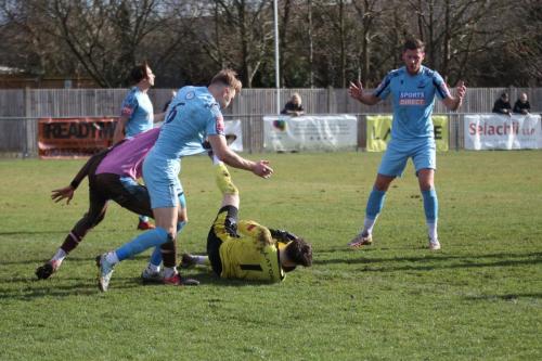 IMG_6624-Casuals-keeper-Callum-Coulter-collects-ahead-of-Enfields-James-Richmond