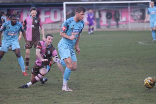 IMG_6701-Adam-Cunnington-R-leaves-Shaun-McAuley-floundering