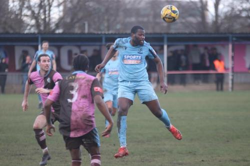 IMG_6791-Mo-Kamara-wins-a-header-in-midfield