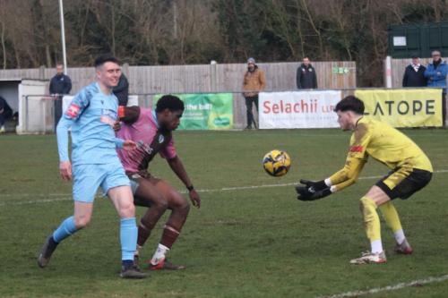 IMG_6888-Simba-Kudiywa-centre-holds-off-Marcus-Wyllie-as-Callum-Coulter-collects